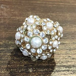 Pearl and diamond ring